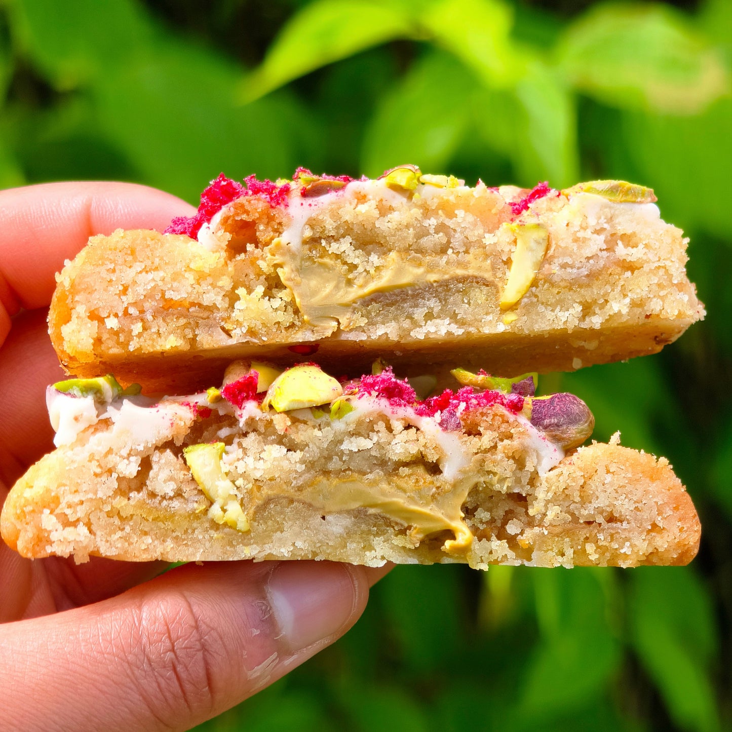 4 cookies White Berry Pistachio 🌸